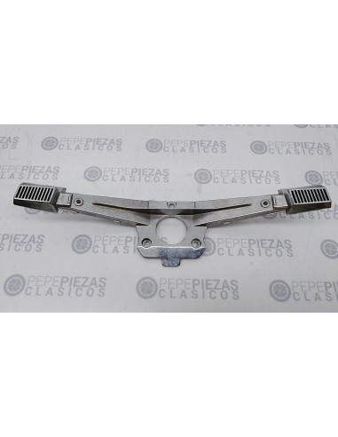 Pulsador claxon cromado Seat 124 primera serie. Seat FA17507500/01.